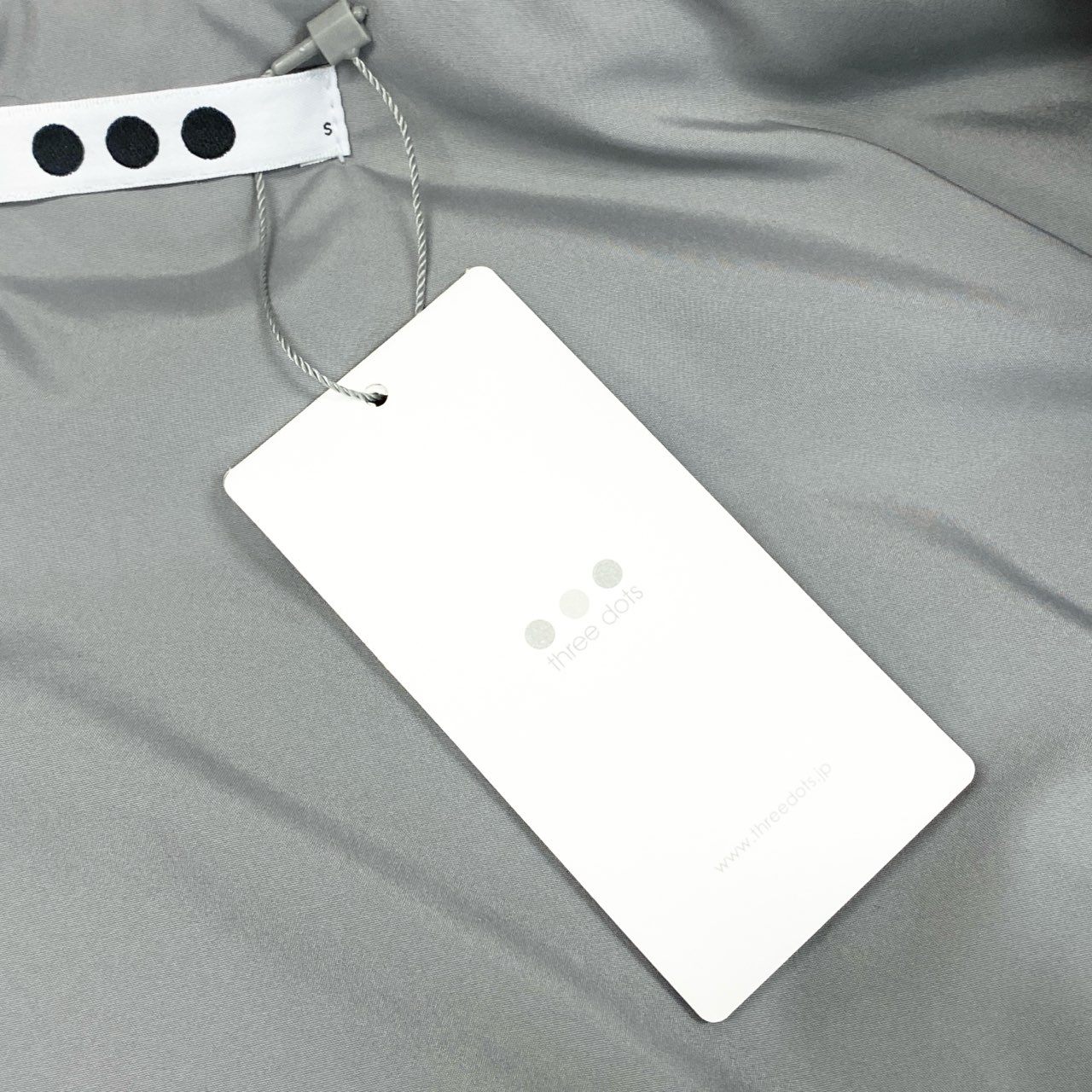 48a19【新品タグ付き】three dots スリードッツ カシミヤ混 中綿パファーコート アウター サイズS グレー レディース 女性用 アウターk02i