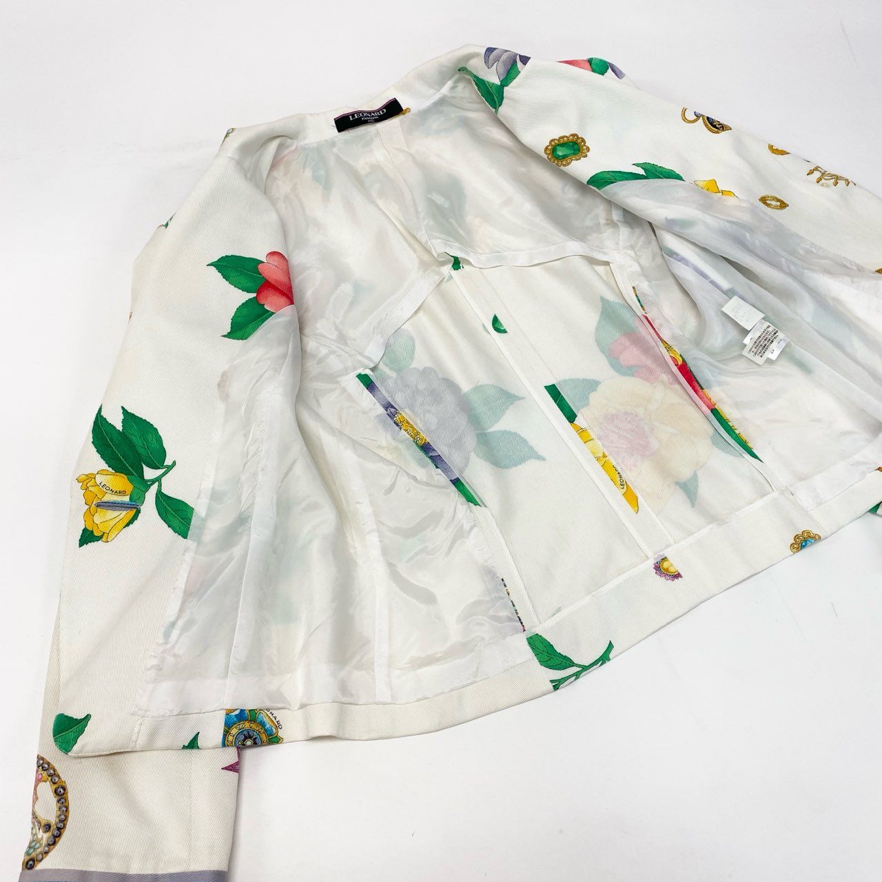 59k1 LEONARD FASHION レオナール ファッション 花柄プリント 金ボタン テーラードジャケット ブレザー 日本製 11AR Lサイズ相当 ホワイト コットン レディースo07t