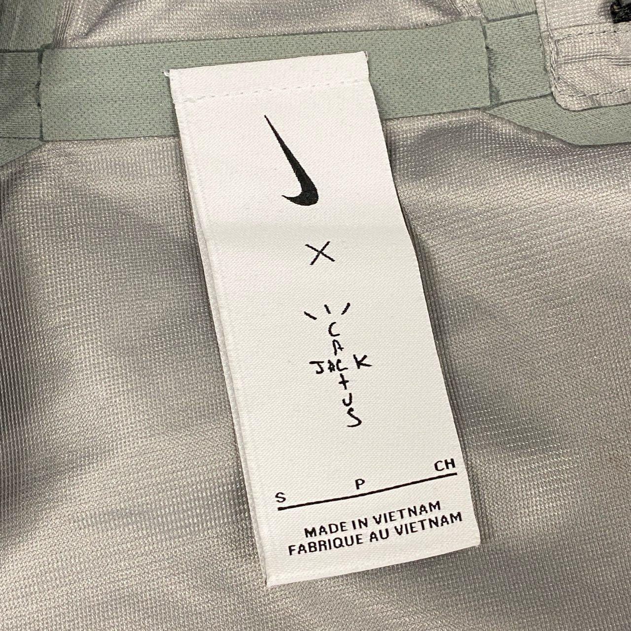 84L19 【美品】Nike×Travis Scott ナイキ トラビススコット ゴアテックス テクニカルジャケット フーディージャケット Sサイズ ブラック メンズo07t