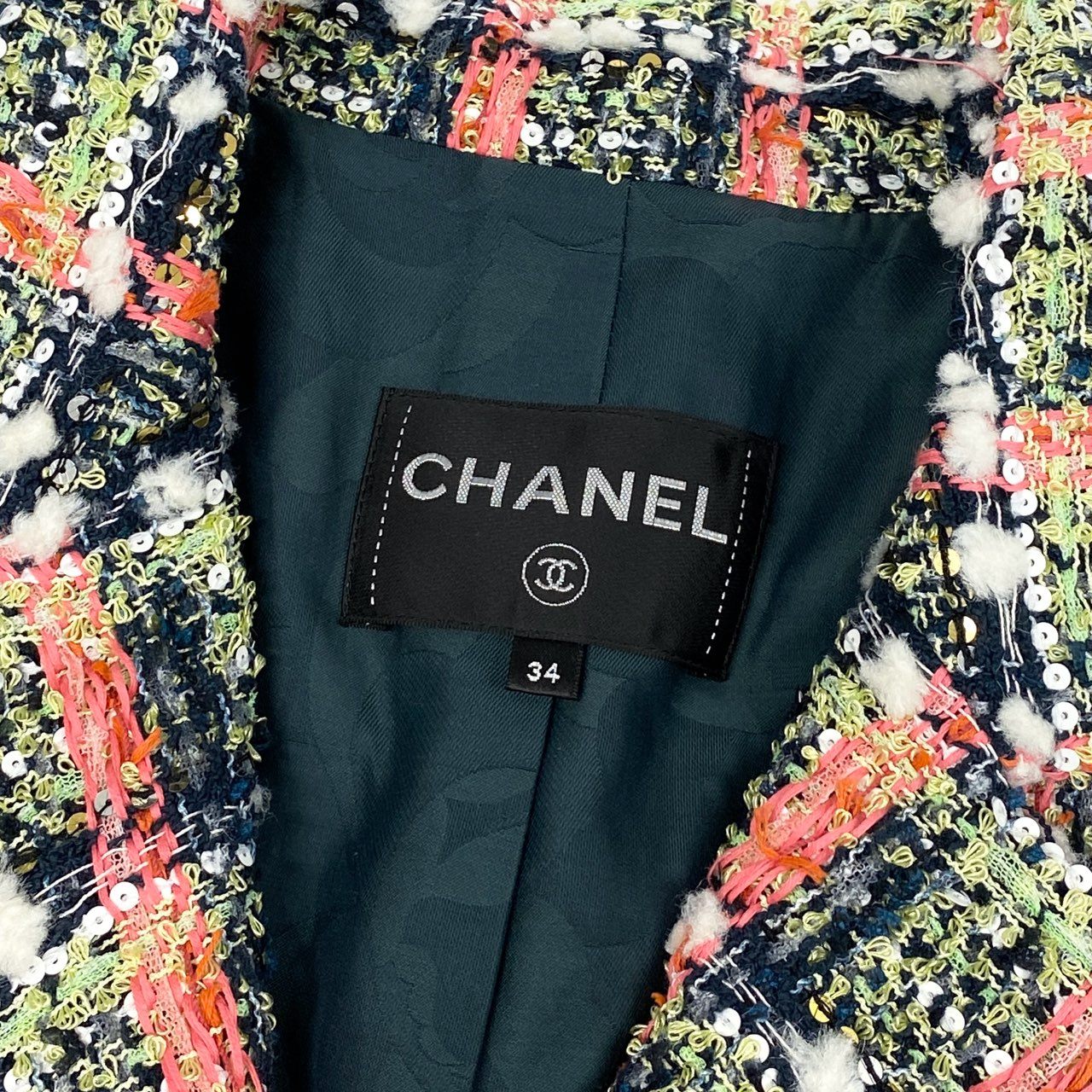 Cd7 CHANEL シャネル 2020クルーズライン P62793 スパンコール混 ツイードジャケット 4Pジャケット サイズ34 レディース ココマークボタンk02i
