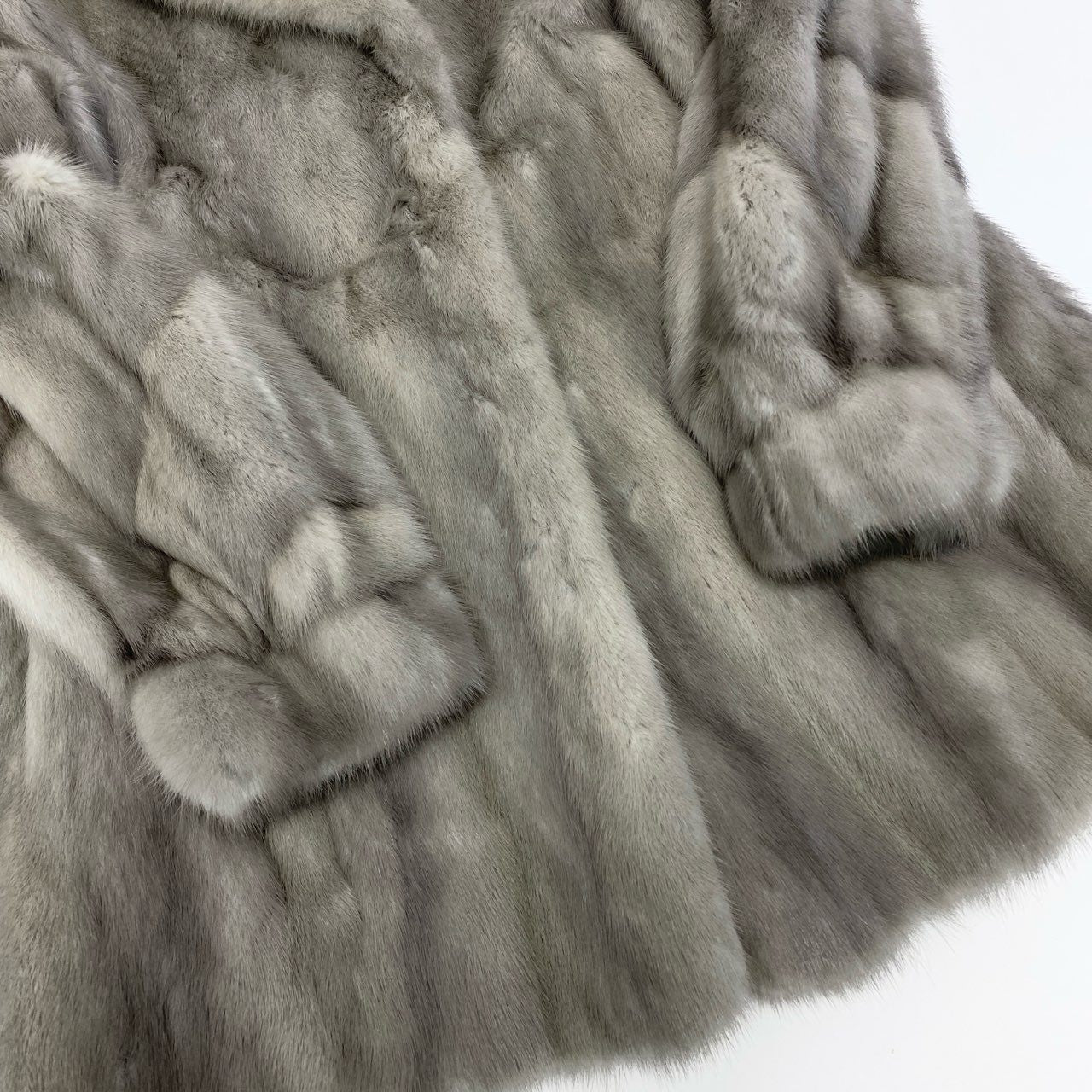 21a24 SAGA MINK サガミンク 金サガ サファイアミンク ファーコート サイズM シルバーグレー 最高級本毛皮 Sapphire Mink Fur Coatt18r