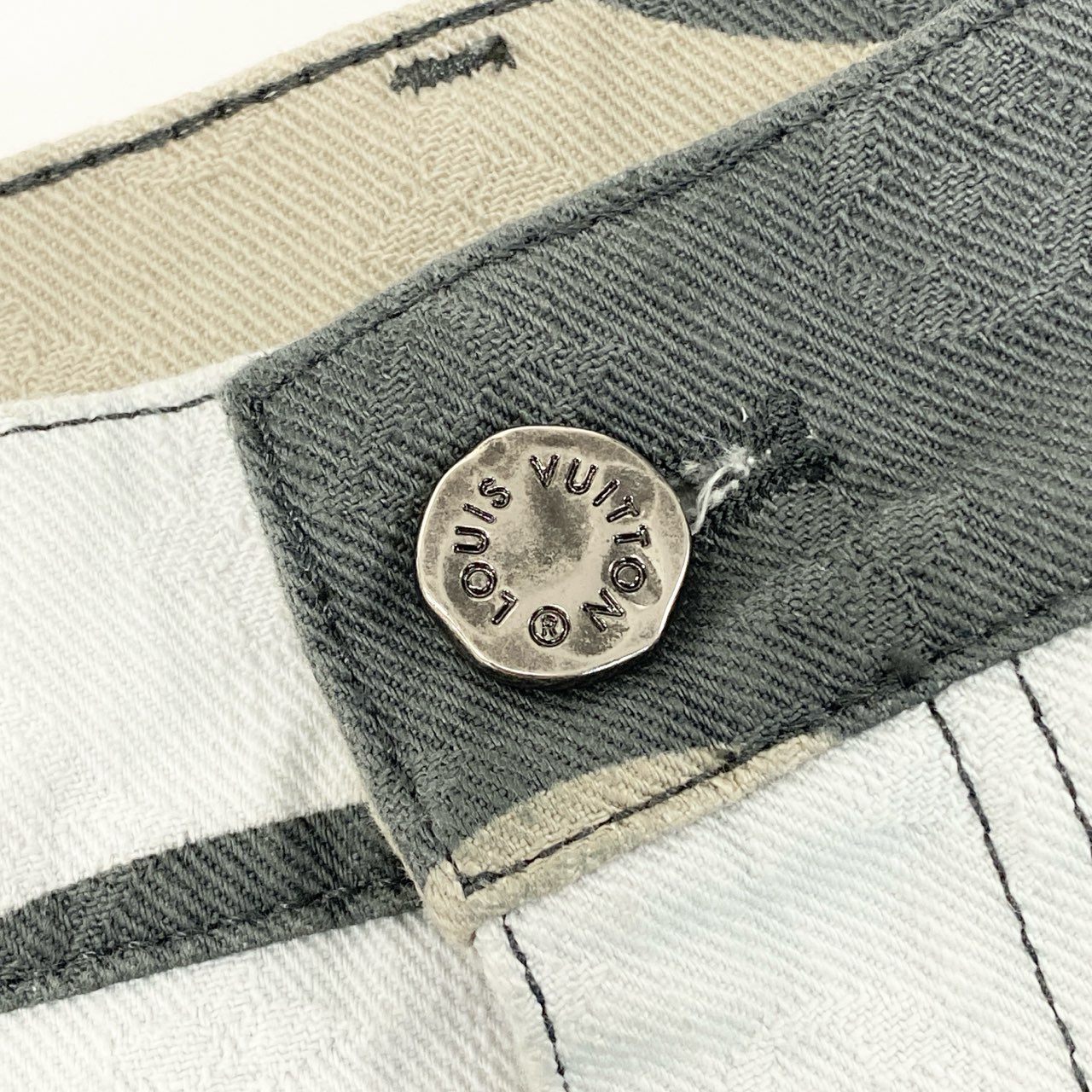 55L23 LOUIS VUITTON ルイヴィトン パッチワーク ポートレートデニム モノグラムジャガード サイズ28 メンズ PATCHWORKED PORTRAIT Monogram Denim Pantk02i