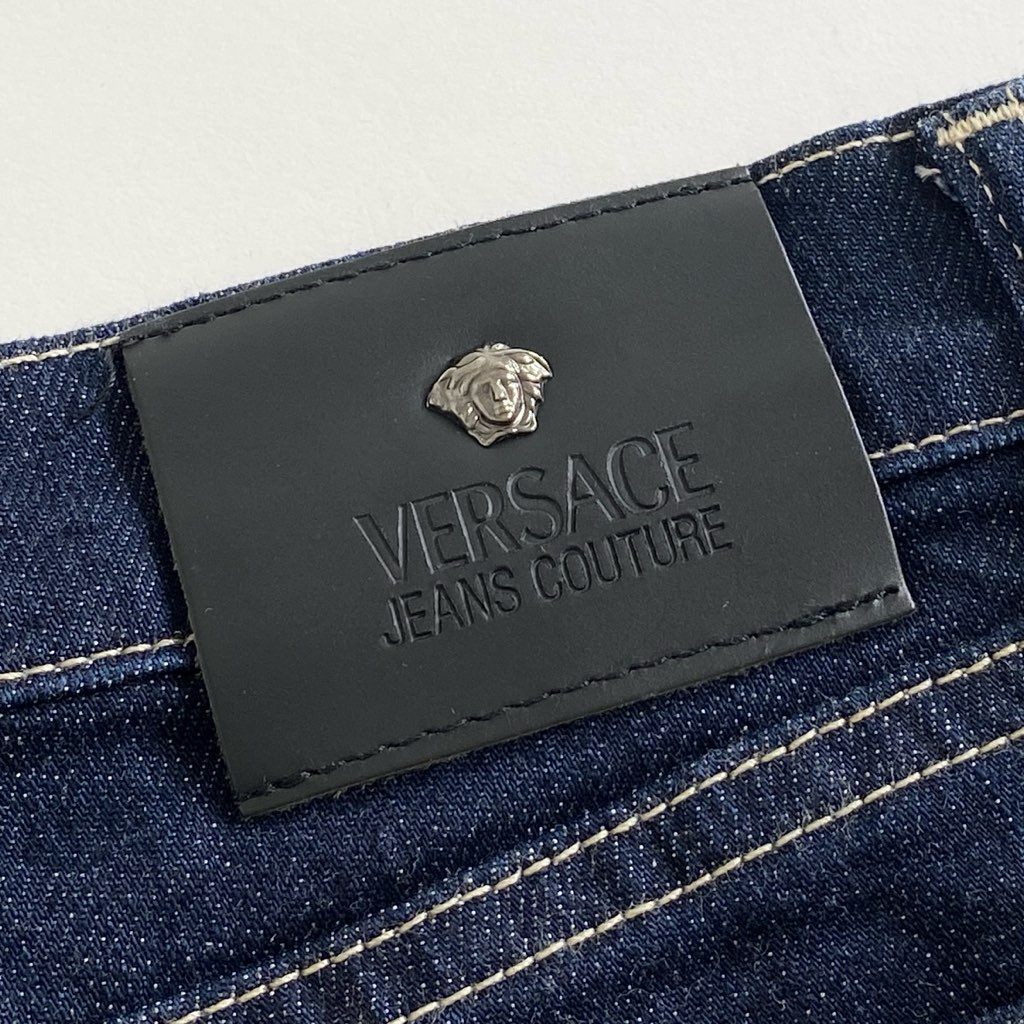 52f20 《美品》 VERSACE ヴェルサーチ メデューサボタン スキニー デニムパンツ ジーパン サイズ26 インディゴブルー レディース