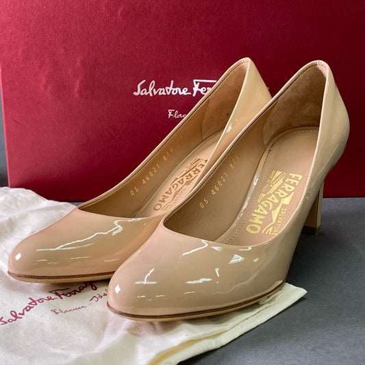 4e5 Salvatore Ferragamo サルヴァトーレ フェラガモ LEO70 パテントレザー パンプス プレーン サイズ6C ピンクベージュ レディース 女性用 靴