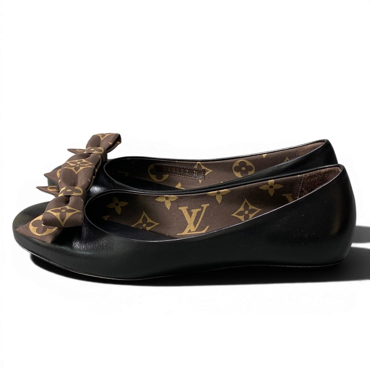 e8 《極美品》 LOUIS VUITTON ルイヴィトン モノグラム リボン フラットシューズ Monogram Ribbon Flat Shoes サイズ36 ブラック レザー 箱付t18r