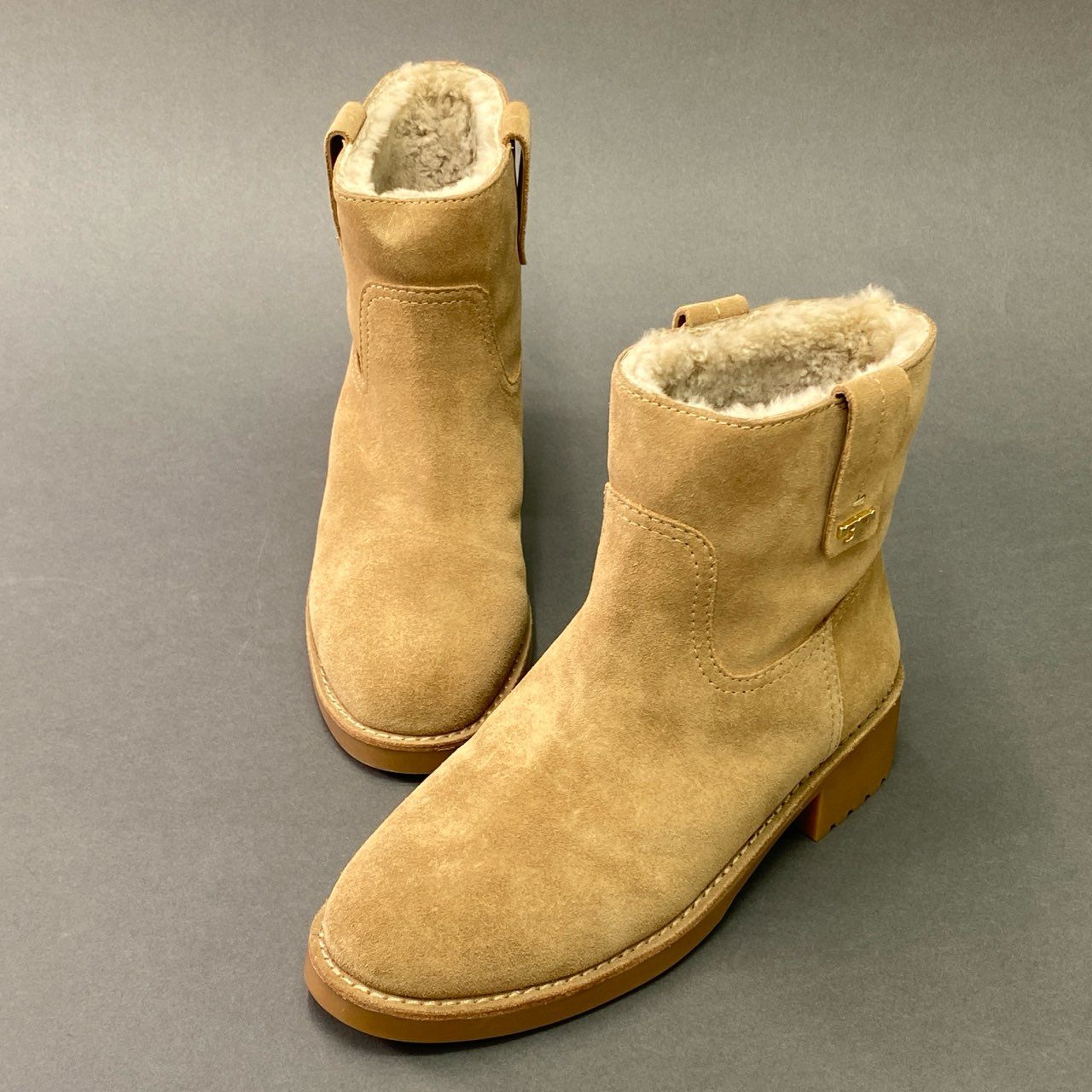 a6 《極美品》 TORY BURCH トリーバーチ WAYLAND SHORT BOOT ムートン ショートブーツ 31158556 7 ベージュ スエードレザー シューズ 靴 箱付き