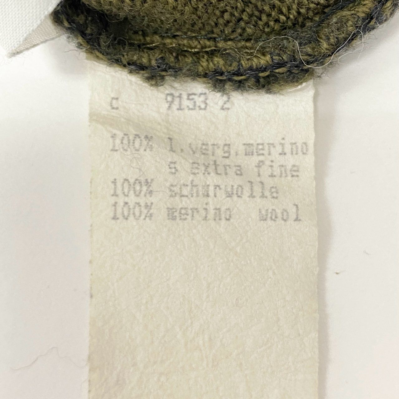 48a19 Vintage FENDI ヴィンテージ フェンディ ロゴ刺繍 ニットベスト Vネック ワンポイントロゴ サイズ42 カーキ系 ウール100％ レディースk02i