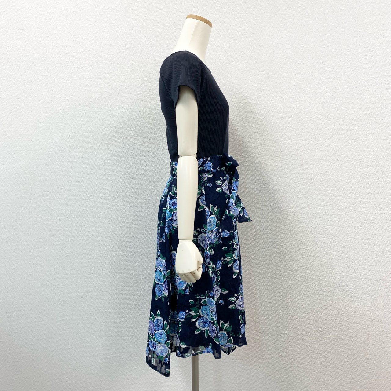 67j6 BLUE LABEL CRESTBRIDGE ブルーレーベル クレストブリッジ ドッキングワンピース 花柄ワンピース 半袖 リブニット レディース 女性用 38 ブラック ネイビーu02t