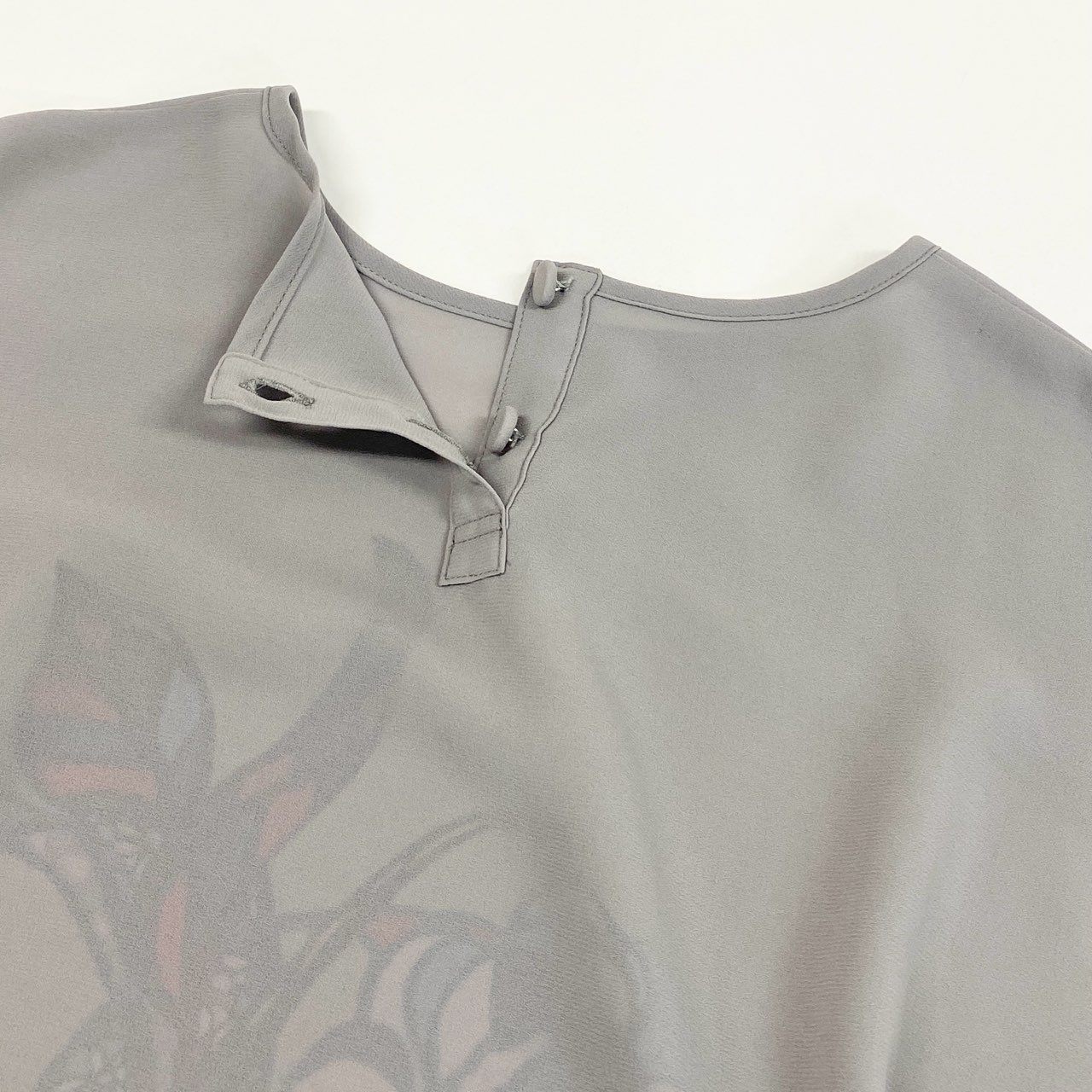 76k21 TOKUKO 1er VOL トクコプルミエヴォル フレンチスリーブ チュニックワンピース 花柄プリント  9 グレー  ポリエステル100％u02t