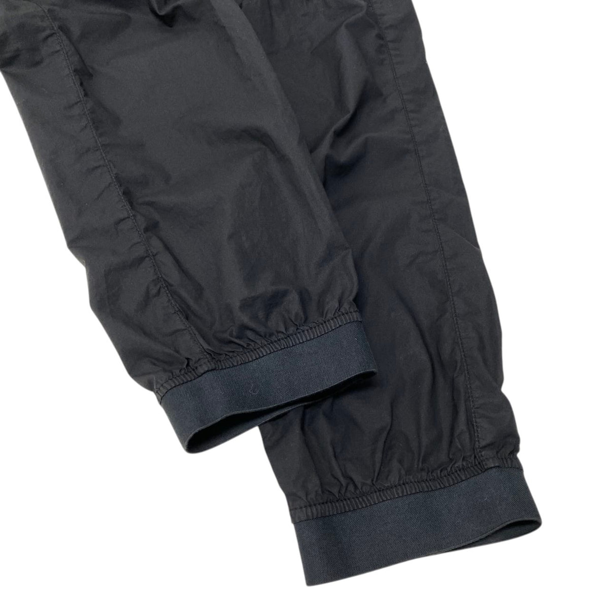 25j20 STONE ISLAND ストーンアイランド レギュラー テーパードフィット カーゴパンツ 伸縮性 3100031 W27 ブラック メンズo07t