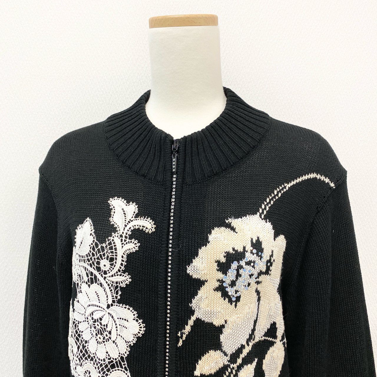 59k1 LEONARD FASHION レオナール ファッション 花柄刺繍 ラインストーン ジップアップ ニットジャケット セーター 日本製 Lサイズ ブラック コットン シルク レディースo07t