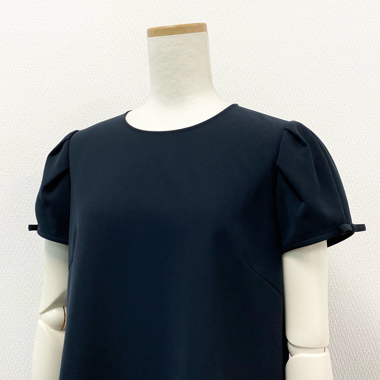 64d30 FOXEY NEW YORK フォクシーニューヨーク パフスリーブ 半袖カットソー Tシャツ ブラウス リボン 37330 サイズ40 ミッドナイトブルー レディース