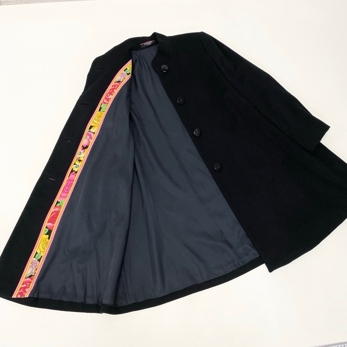 3g11 LEONARD FASHION レオナール ステンカラーコート 裏地花柄 ロング カシミヤブレンド サイズ11R ブラック レディースu02t
