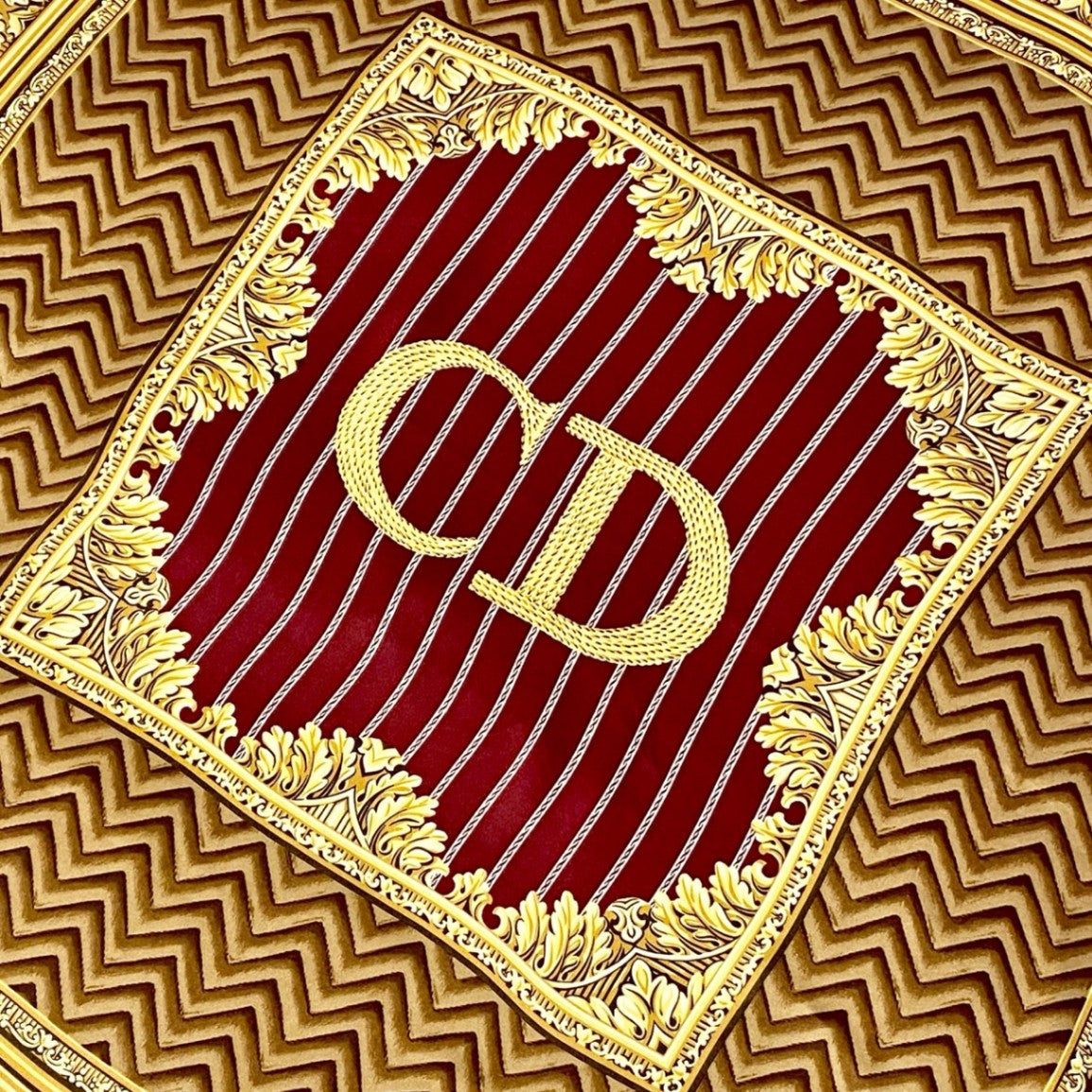 b20 Christian Dior クリスチャンディオール CD Luxury Silk Scarf ラグジュアリー スカーフ レッド ゴールド シルク100％ イタリア製t18r