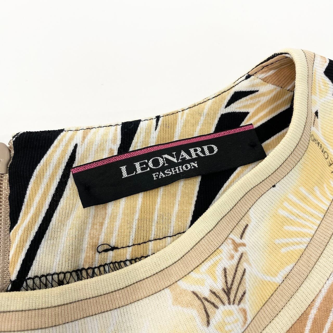 13e8 【美品】 LEONARD FASHION レオナール チュニックワンピース ロングスリーブ チュニック カットソー 美しい花柄プリント サイズ38 マルチカラー コットン100％ レディース 女性用u02t