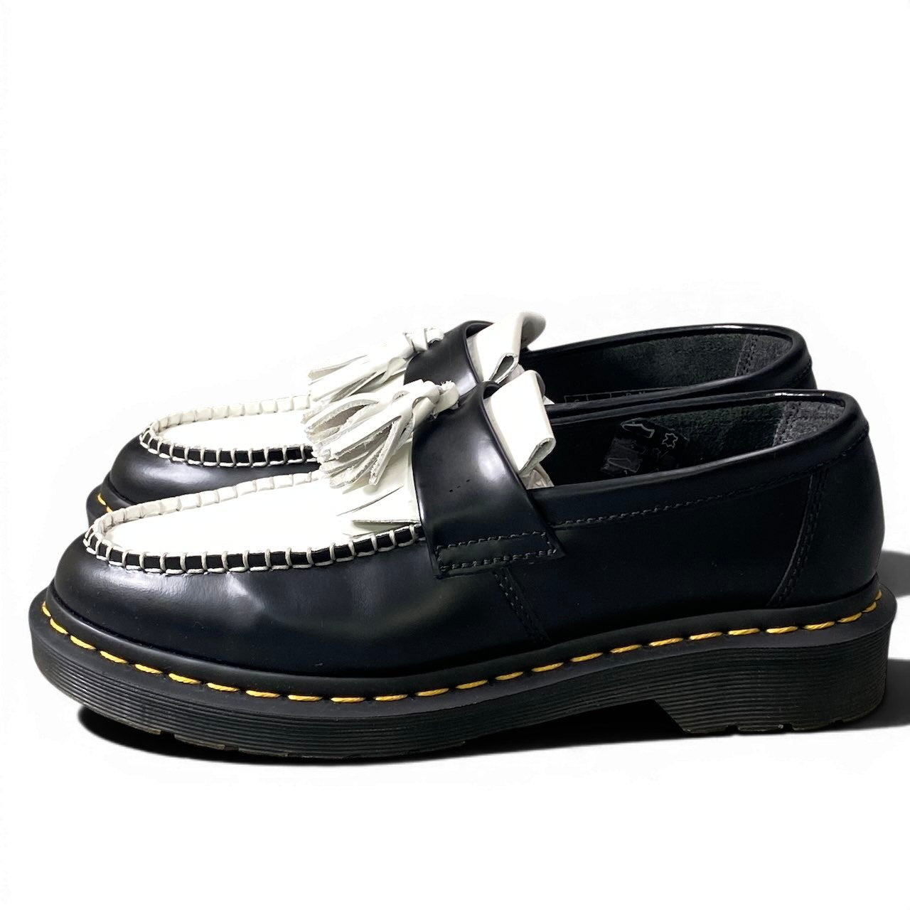4e27 Dr.Martens ドクターマーチン ADRIAN エイドリアン タッセルローファー バイカラー イエローステッチ 21426009 UK6 ブラック ホワイト レザーo07t