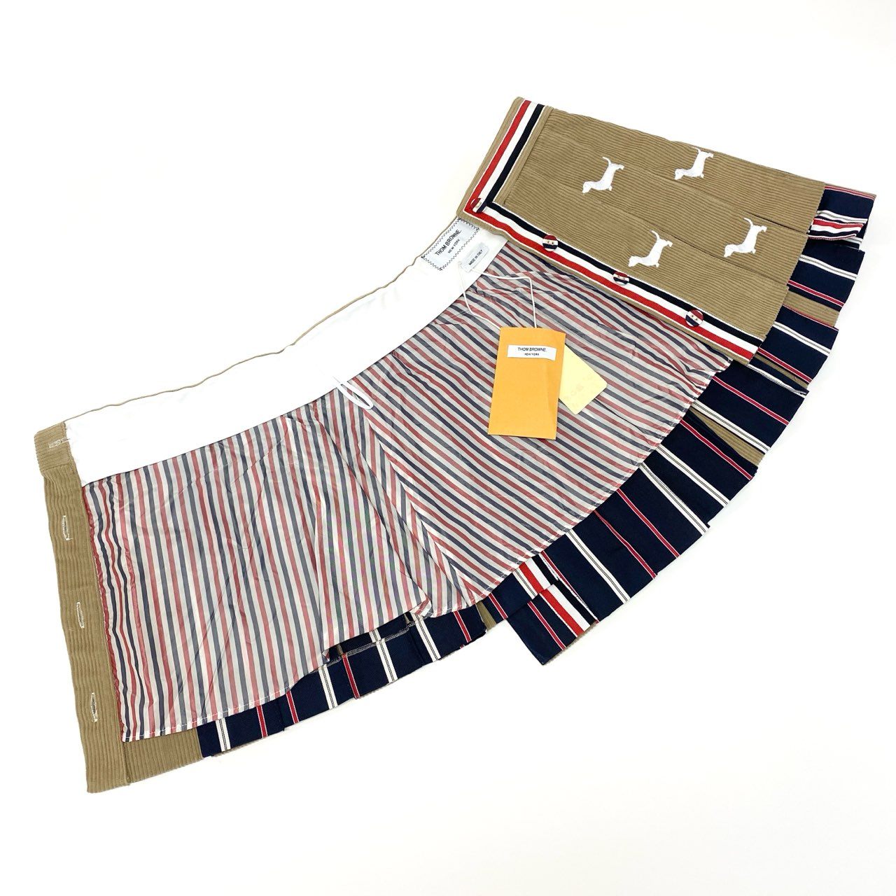 S【新品未使用】THOM BROWNE トムブラウン トリコロールテープ DOG刺繍 コーデュロイ ミニスカート サイズ38 ベージュ レディース 女性用 FGCA20E-E1225 38 ベージュk02i