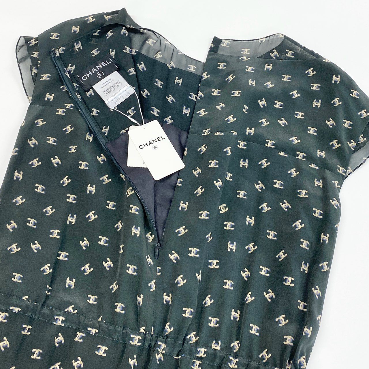 44a15 【新品タグ付き】CHANEL シャネル 2011年 P44358 ココマーク ウェストドローコード付き 半袖ワンピース サイズ36 ブラック レディース トップスta1