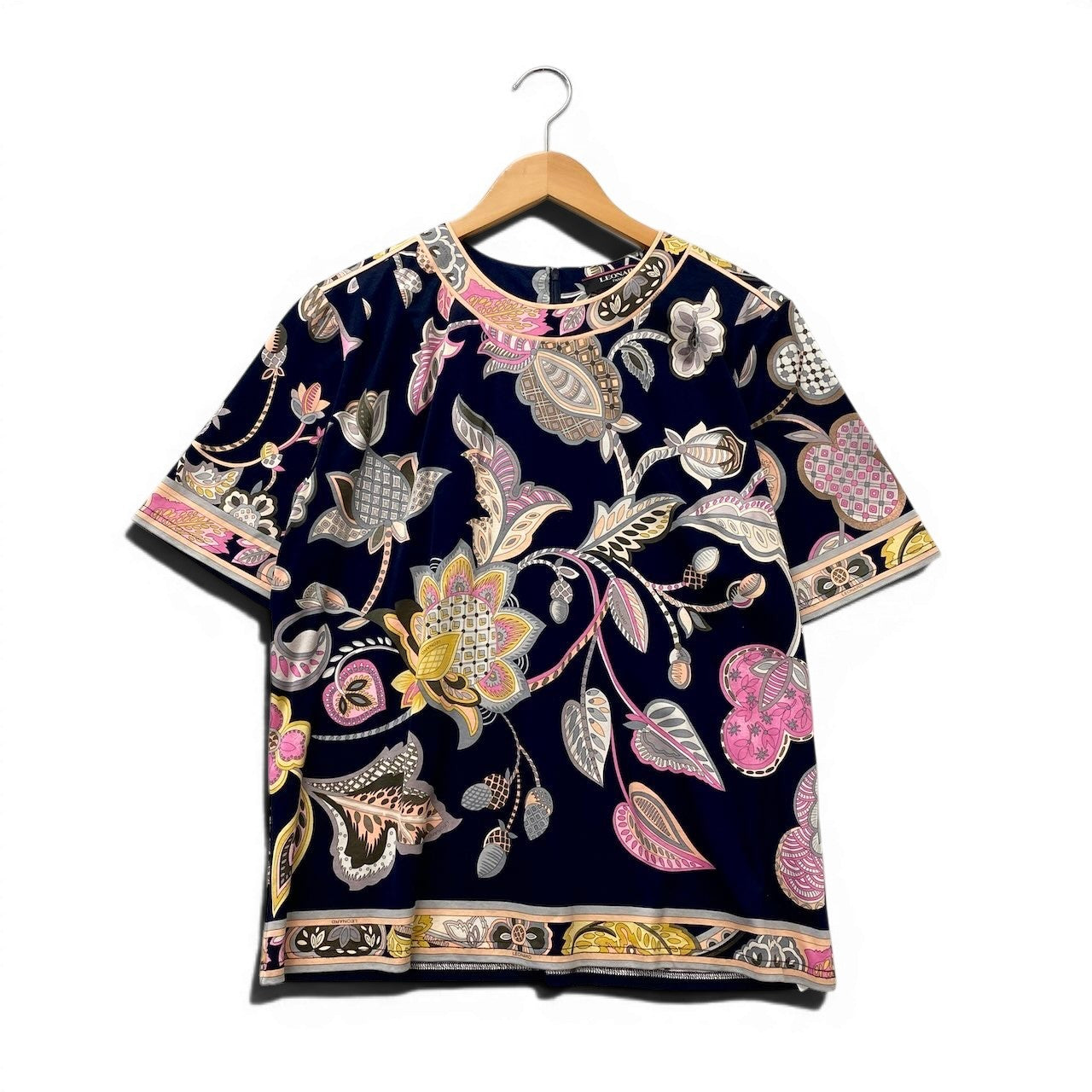 5g2 LEONARD レオナール 半袖Tシャツ 半袖カットソー 美しいプリント 総柄 0399608 42サイズ マルチカラー コットン100％ レディース 女性用u02t