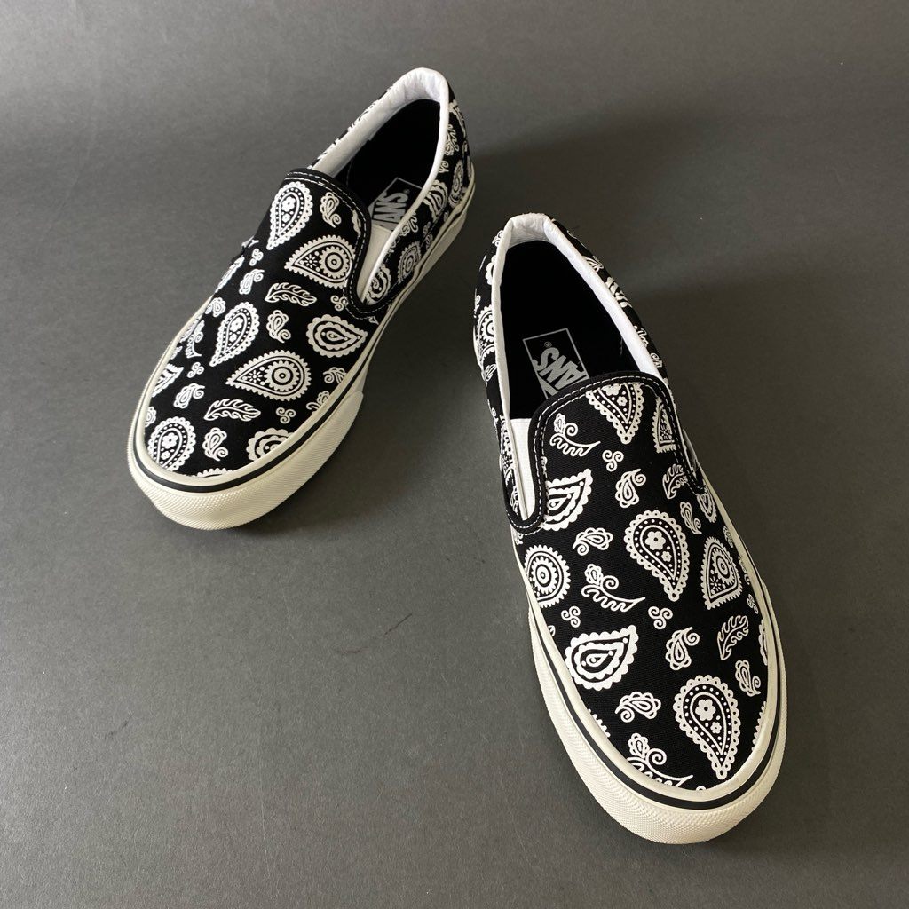 9h4 VANS ヴァンズ バンズ CLASSIC SLIP-ON クラシックスリッポン ローカットスニーカー ペイズリー柄 シューズ 28cm ブラック ホワイト