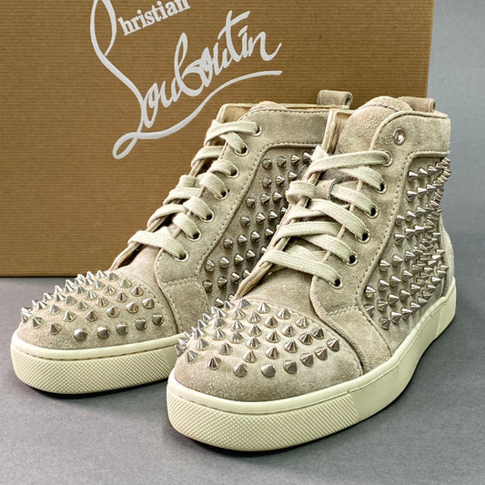 g29《極美品》 Christian Louboutin クリスチャンルブタン LOUIS WOMAN FLAT VEAU スタッズ スニーカー 36 ベージュ スエードレザー シューズ 箱有t18r