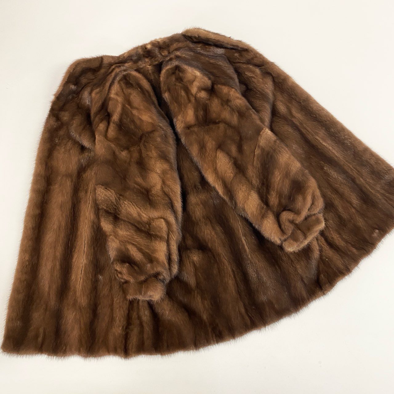 42L8 SAGA MINK サガミンク 銀サガ デミバフミンク ロングコート 横段スリーブ サイズ11号 ブラウン 最高級本毛皮 螺旋袖 MINK FURt18r