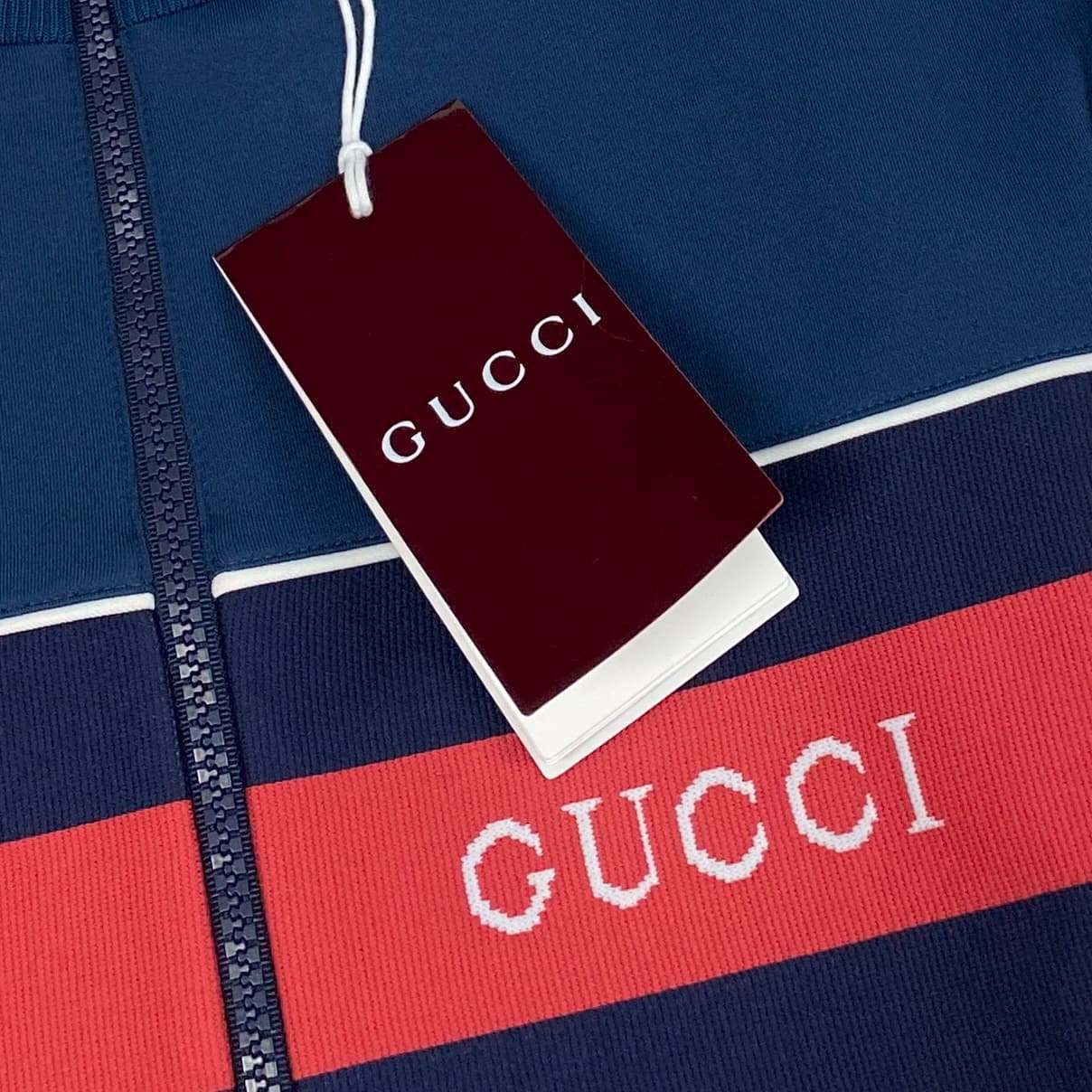 Mb23 《極美品》 GUCCI グッチ 2024 ネオプレンロゴ シェリーライン ジップアップジャケット 787872 XS ネイビー メンズu02t
