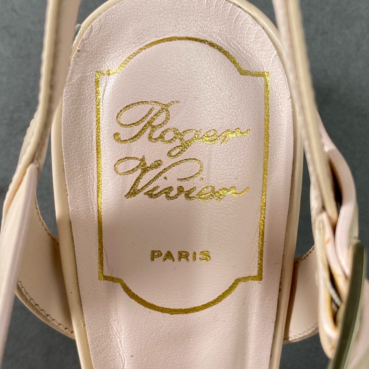 4f20 Roger Vivier ロジェヴィヴィエ ベルヴィヴィエ バックル ミュールサンダル 35 ピンク イタリア製 エナメル パテントレザー シューズ パンプス