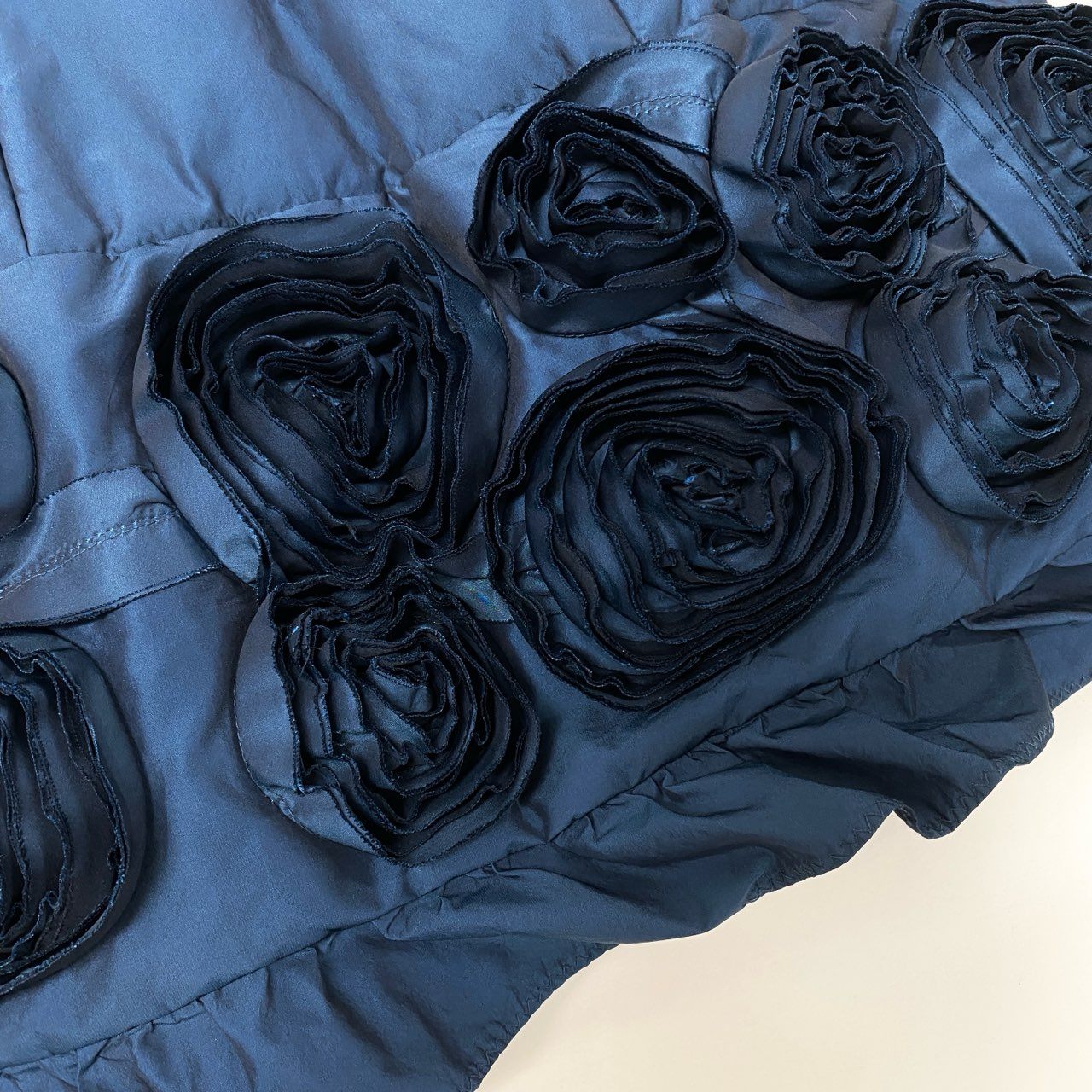 40k18【美品】SHIZUKA KOMURO シズカコムロ ダウンコート ロングコート 薔薇 Aライン 42サイズ ネイビー レディースu02t