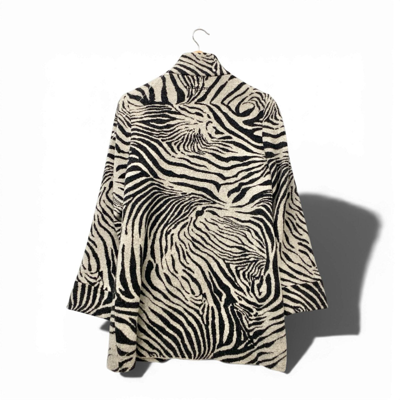 70b13 【美品】LEONARD SPORT レオナール スポーツ ウールジャケットコート ハイネックジャケット メタルロゴボタン ゼブラ柄 総柄 0567662 42サイズ グレー ブラック ウール100％ レディース 女性用u02t