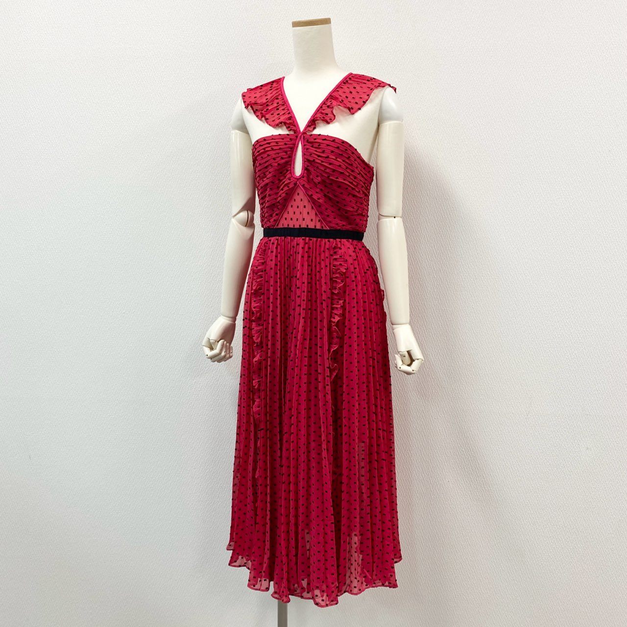 67j6 《未使用タグ付き》 self-portrait セルフポートレイト プリーツワンピース ドレスワンピース 総柄 フリル 肩だし◎ ロング丈 UK8 ピンク ブラックu02t