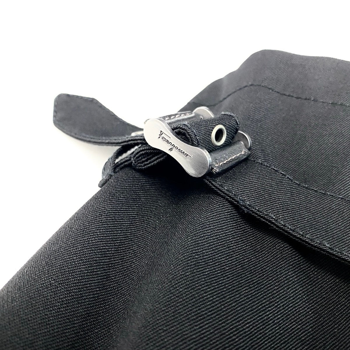 42e13 【美品】Salvatore Ferragamo サルヴァトーレフェラガモ ロングトレンチコート ウールカシミヤコート アウター イタリア製 44サイズ ブラック レディース 女性用u02t
