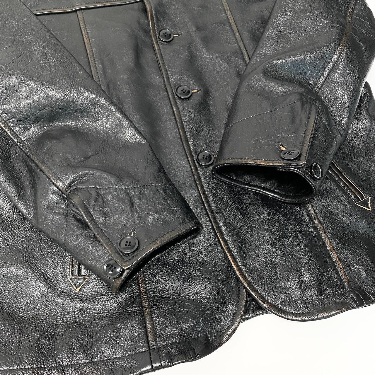 62d5 《美品》 AVIREX アヴィレックス 50th カウハイド カーコート サイズL ブラック 牛革 レザージャケット Vintage Finish ヴィンテージ加工t18r