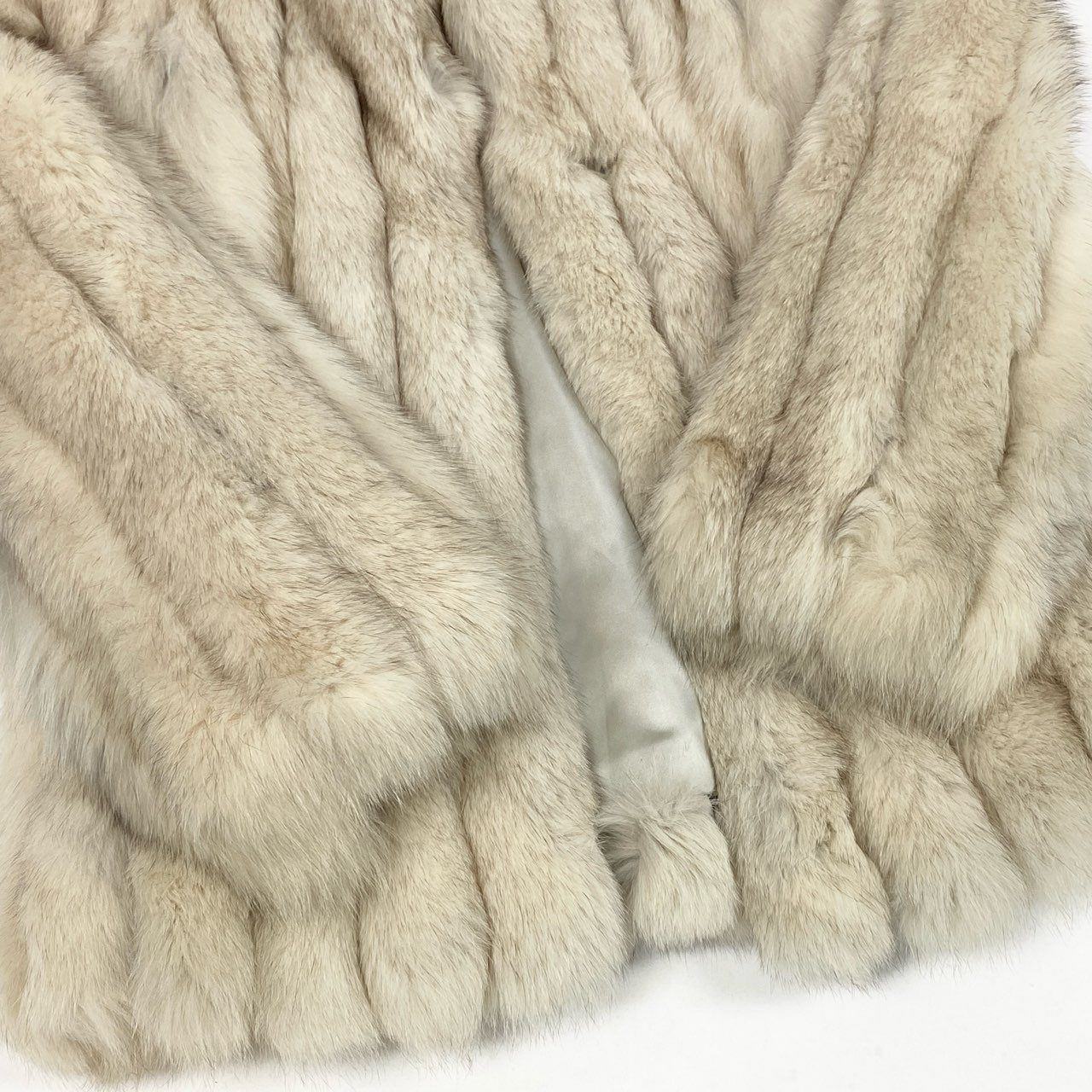 86L5 ブルーフォックス ファーコート サイズF ホワイト 本毛皮 FOX FUR COAT ポケット有 毛質◎ 毛並み◎t18r