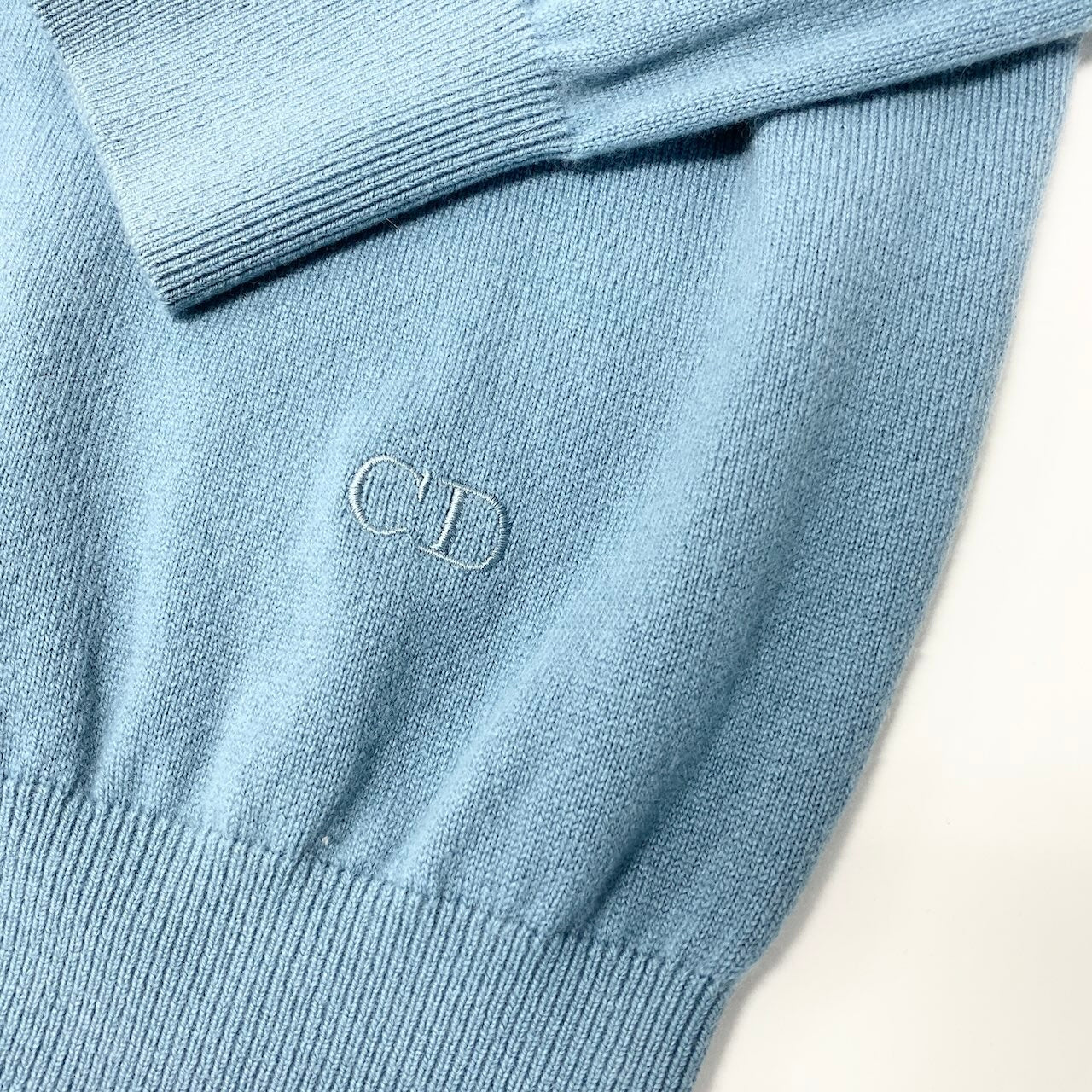 2c29 Christian Dior クリスチャンディオール ハイネックニットセーター ブランドロゴ刺繍 タートルネック Mサイズ ブルー ウール100％ レディース 女性用o07t