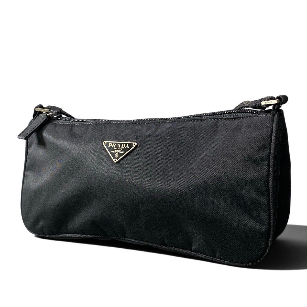 g31 PRADA アクセサリーポーチ ショルダーバッグ 三角ロゴプレート ナイロン ブラック ナイロン レディース 女性用ta1
