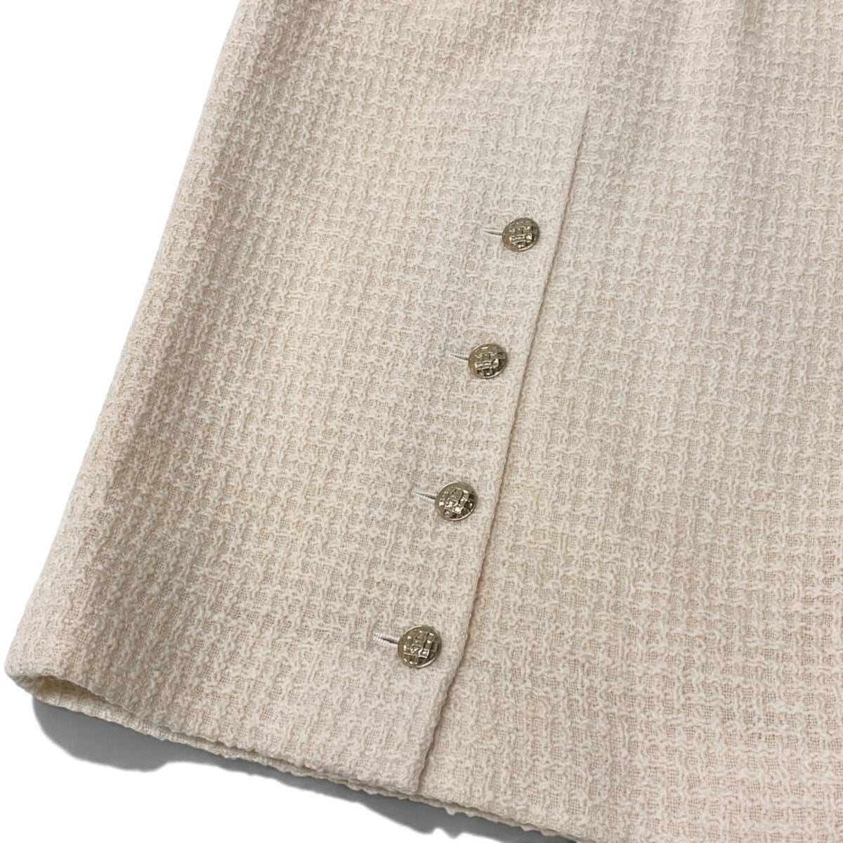 i13 CHANEL シャネル 07A CCボタン ハイウエスト ツイードスカート CC Button High Waisted Tweed Skirt Ivory P32102 Size 36t18r