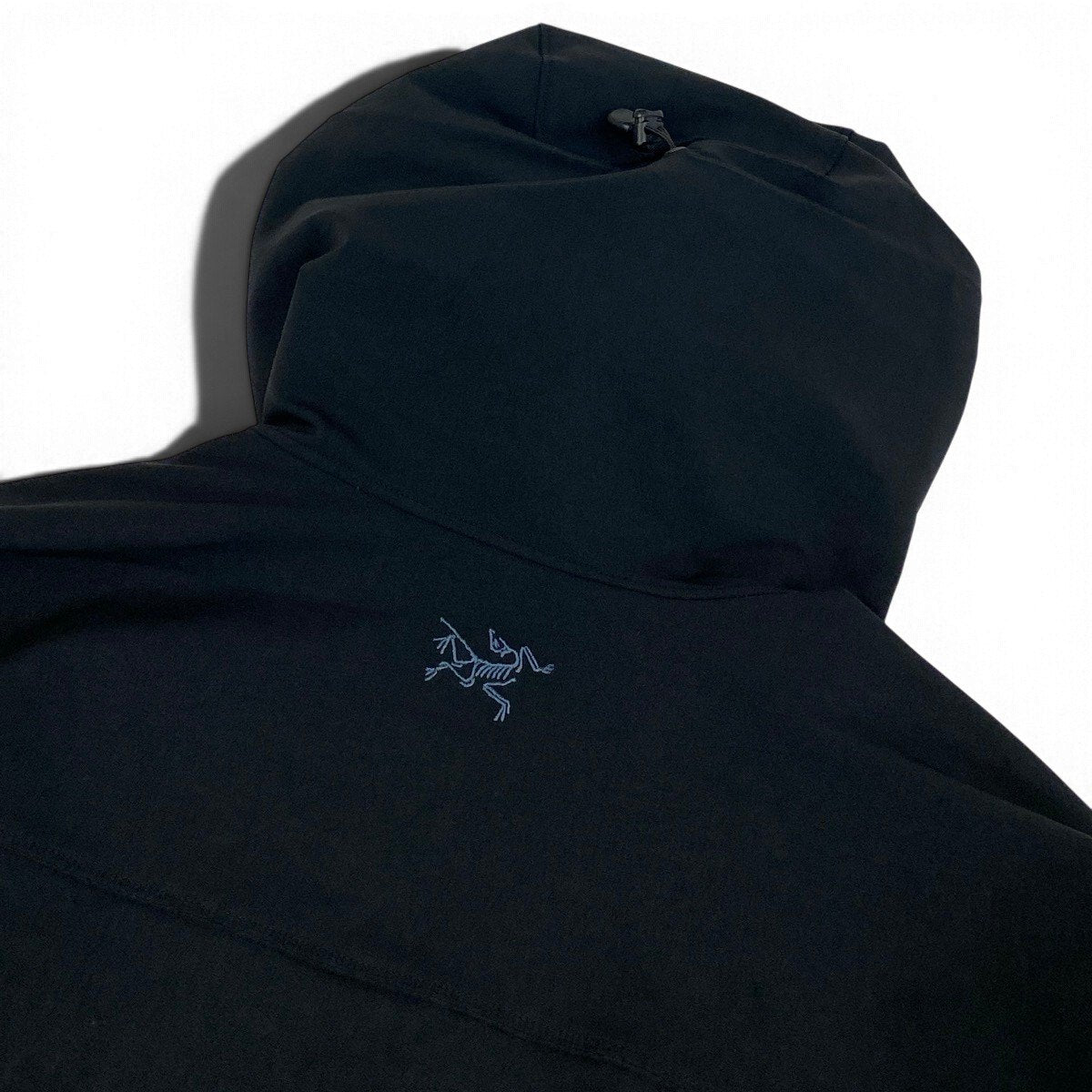 26j8 ARC’TERYX アークテリクス マウンテンパーカー ジップアップフーディー 胸元ロゴ刺繍  Lサイズ ブラック メンズ 男性用u02t