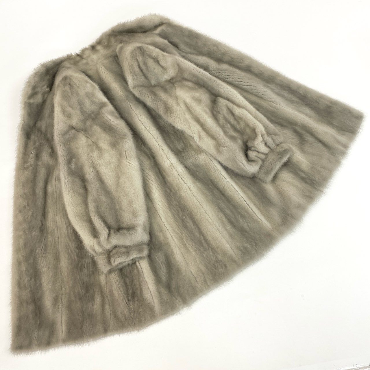 49L4 SAGA MINK サガミンク 銀サガ サファイアミンク セミロングコート シルバー グレー 最高級本毛皮 MINK FUR リアルファーt18r