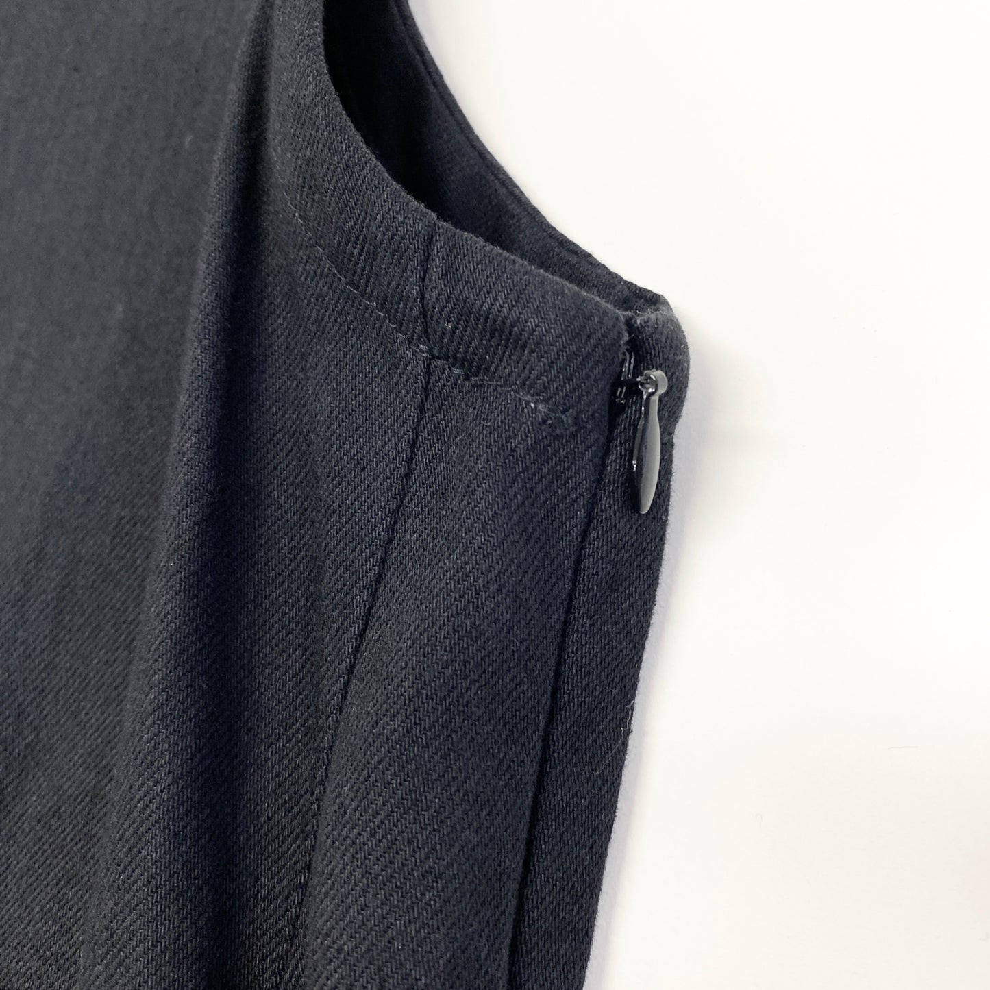 Ae27  【未使用タグ付】 Y`s ワイズ DENIM HOLE EMBROIDERY COLLAR SQARE SLEEVELESS DRESS アシンメトリー デニムワンピース YZ-D12-011-1-01 サイズ01 ブラック レディース 女性服o07t