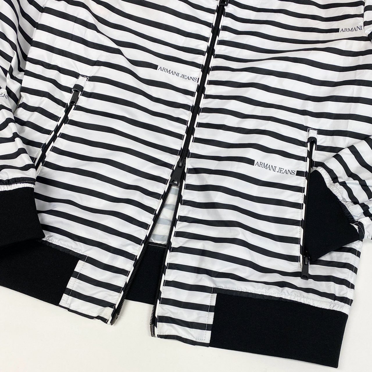 8L5【美品】ARMANI JEANS アルマーニジーンズ フーディージャケット  ダブルジップジャケット ボーダー 3Y6B20 6NDAZ 48サイズ ホワイト ブラック メンズu02t