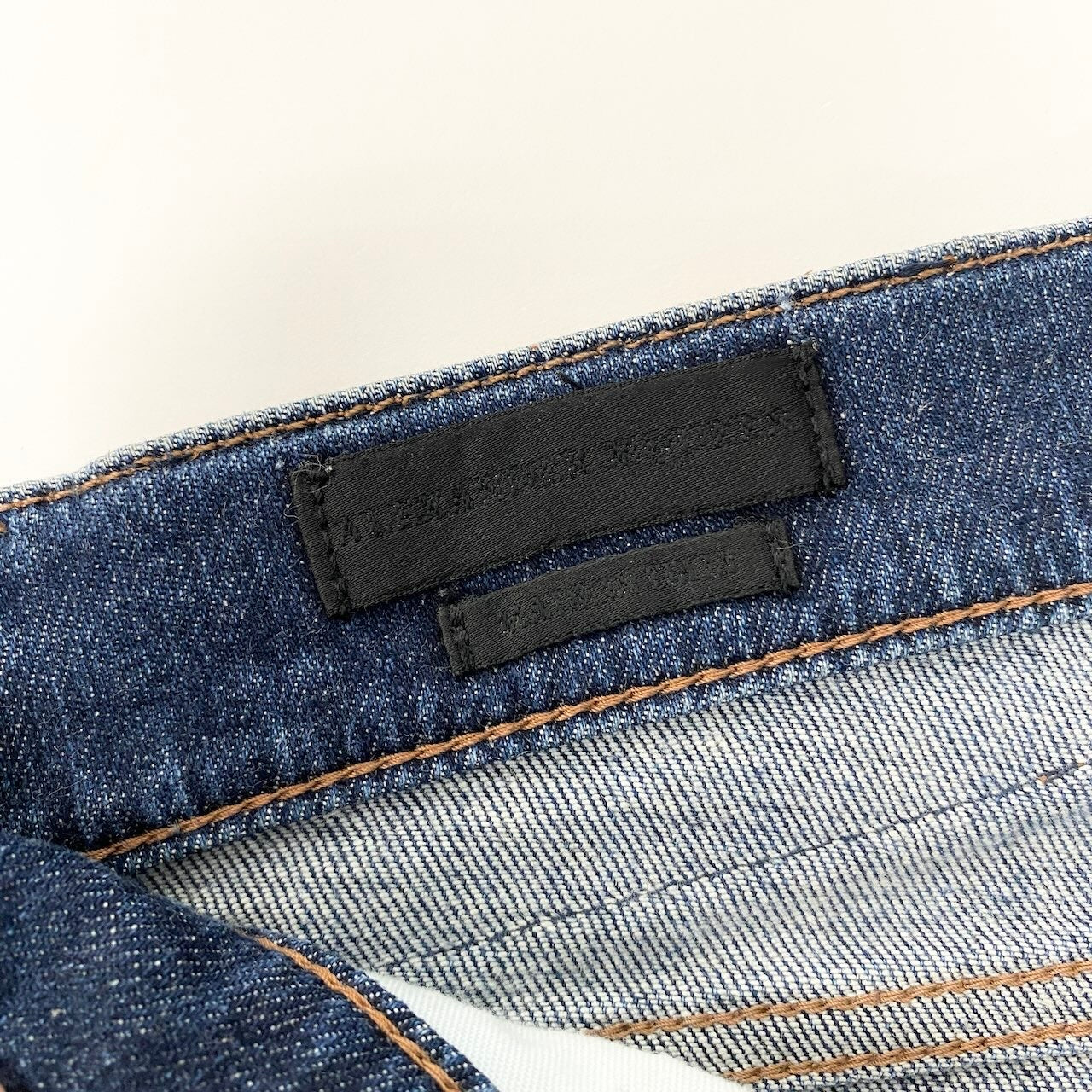 20d30 ALEXANDER MCQUEEN アレキサンダーマックイーン デニムパンツ テーパードデニム ボタンフライ ドクロボタン サイズ46 インディゴブルー メンズ 紳士服u02t