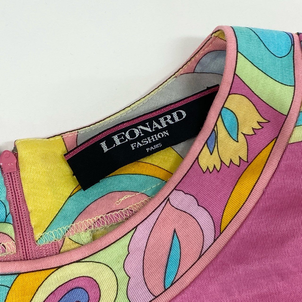 3k19 LEONARD FASHION レオナール 半袖Tシャツ クルーネック カットソー 総柄プリント フラワーモチーフ レディース 女性用 M マルチカラー コットン100％u02t