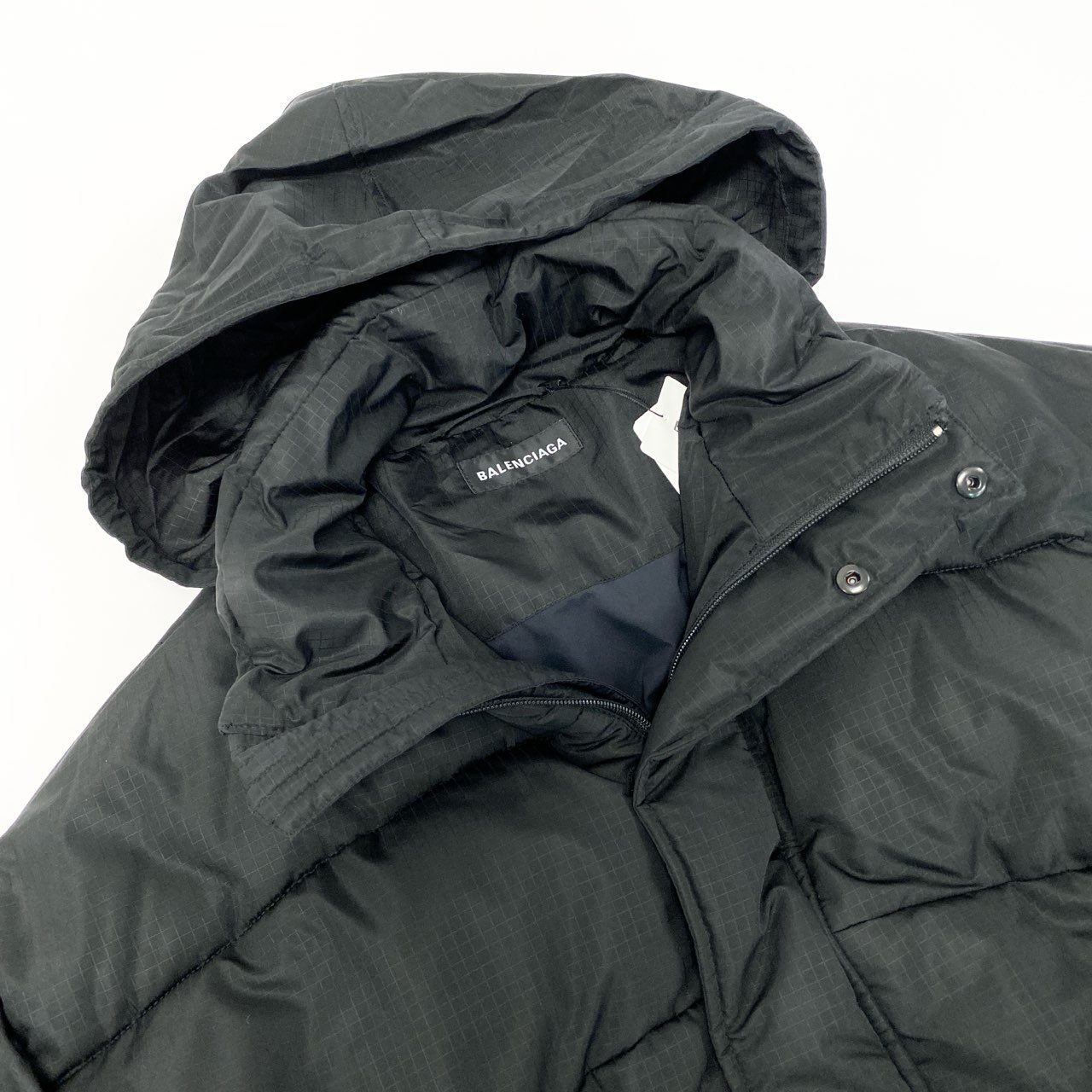 3k28 《タグ付き》 BALENCIAGA バレンシアガ バックロゴ リップストップ パファージャケット アウター 20AW 621982 44 ブラック メンズu02t