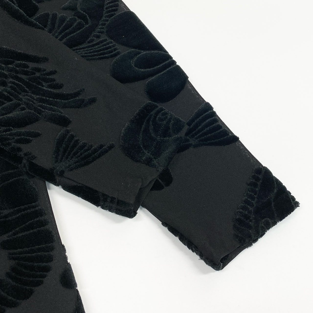 77b27 TOKUKO 1er VOL トクコプルミエヴォル ノーカラー ロングジャケット シアージャケット ロングカーディガン ベロア切替 レース 魚 総柄 レディース 女性服 サイズ9 ブラックu02t