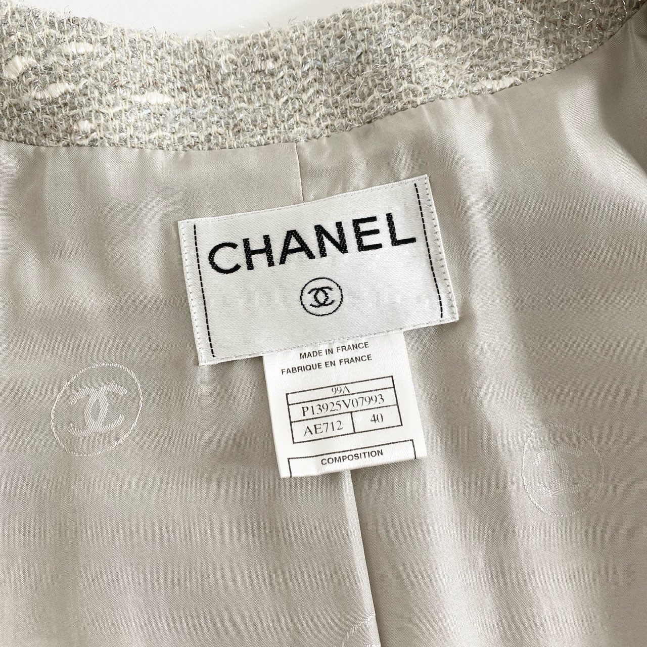 76j2 CHANEL シャネル 99A P13925V07993 ラメツイード ノーカラージャケット ツイードジャケット チェーントリム サイズ40 グレーシルバー系 レディース ヴィンテージ