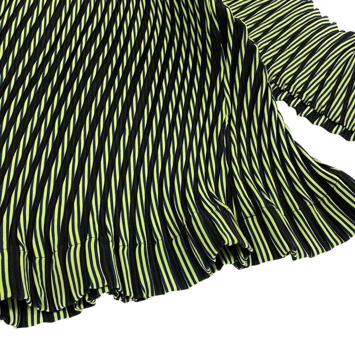 Ah28 ISSEY MIYAKE イッセイミヤケ ロングスリーブ プリーツカットソー ボーダー柄 IM74FJ500 サイズ2 マルチカラー ポリエステル レディースo07t