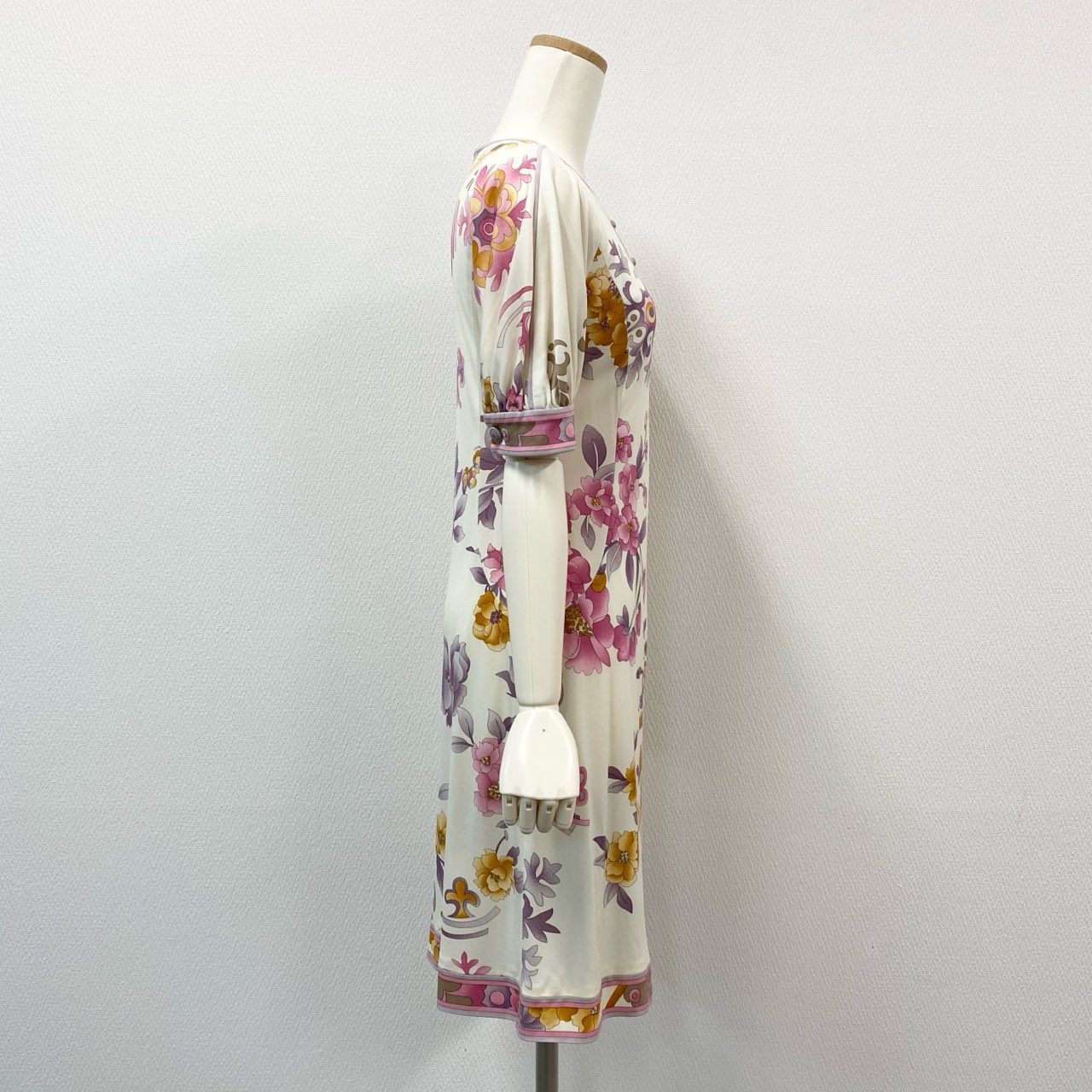 76i12 《美品》 LEONARD レオナール 美しい花柄プリント カンカン素材 半袖ワンピース ひざ丈 0140233 サイズ2 アイボリー レディースu02t