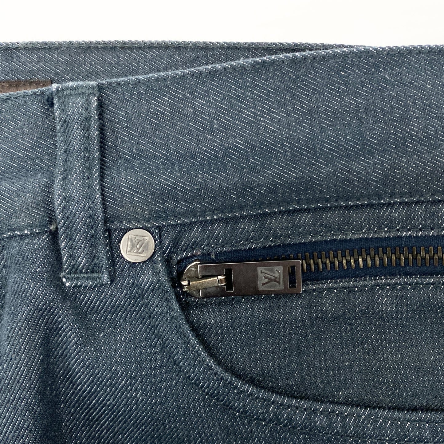 21i29《美品》LOUIS VUITTON ルイヴィトン デニムパンツ ボトムス ストレートパンツ LVロゴ刺繍 コットン イタリア製 M相当 ネイビー メンズk02i