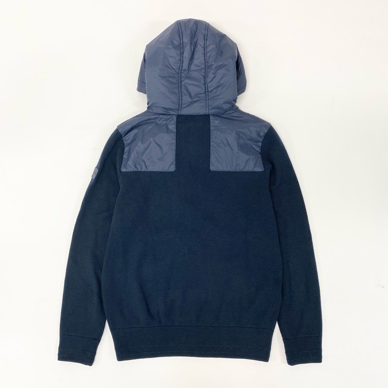 60i29 HUGO BOSS ヒューゴボス PERFPRMANCE ニット切替 中綿ナイロンジャケット 10237227 M ネイビー アウターt18r